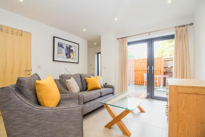 1 Bedroom Semi-Detached House To Rent In Woodstock Road, Oxford, OX2