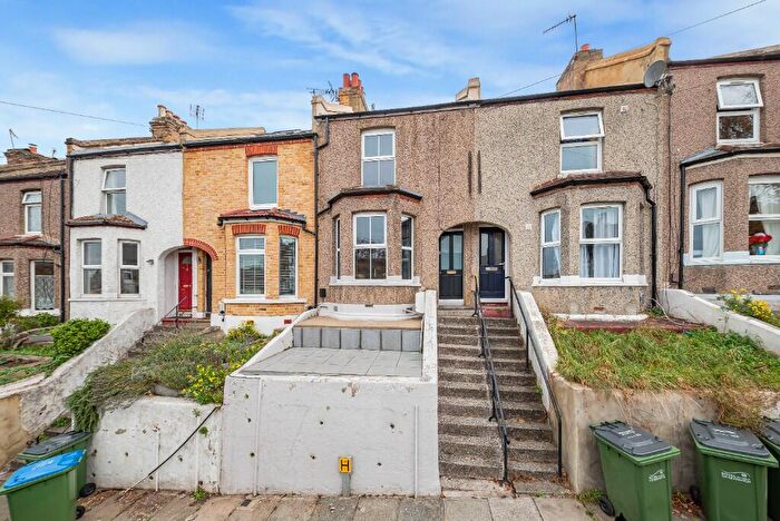 2 Bedroom Terraced House For Sale In Sladedale Road, London, SE18