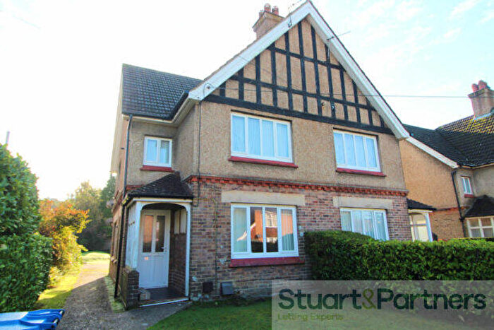 1 Bedroom Flat To Rent In Eastern Road, Haywards Heath, RH16