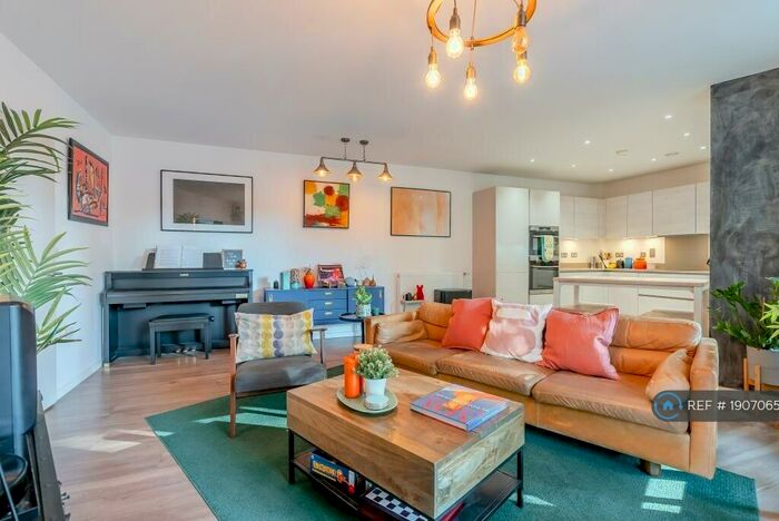 3 Bedroom Flat To Rent In Lariat Court, London, E3