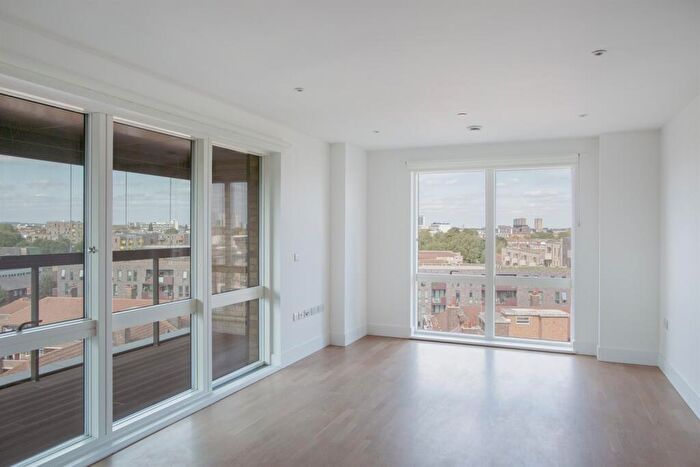 2 Bedroom Flat To Rent In Solomon Way, London, E1