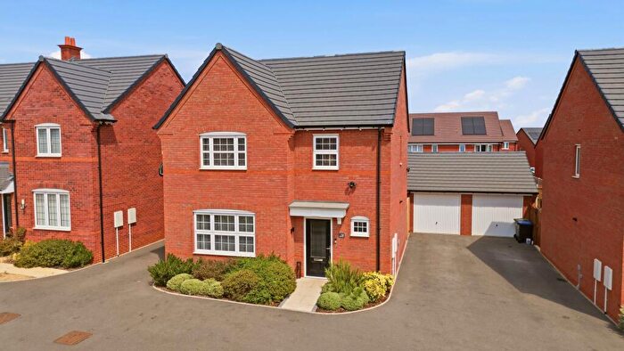 3 Bedroom Detached House For Sale In Brooklime Road, Warwick, CV34