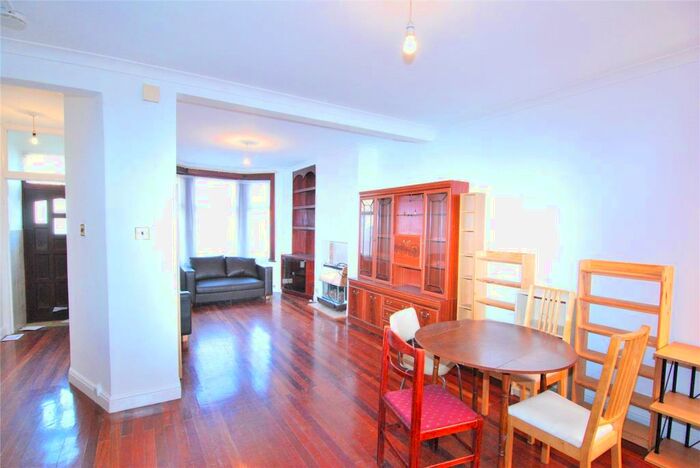 3 Bedroom Terraced House To Rent In Hermitage Road, Harringay, London, N4