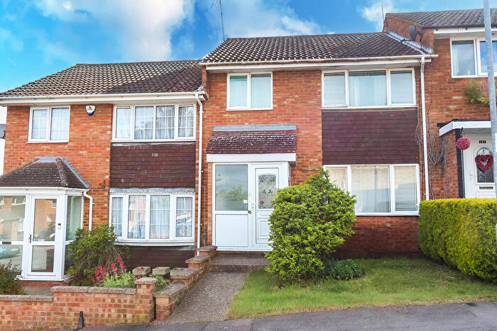 3 Bedroom Terraced House For Sale In Pytchley Rise, Wellingborough, NN8