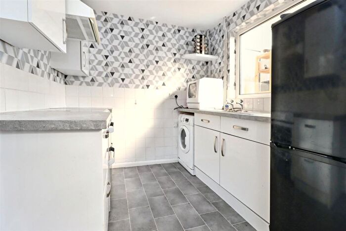 2 Bedroom Terraced House For Sale In Corner Croft, Clevedon, BS21