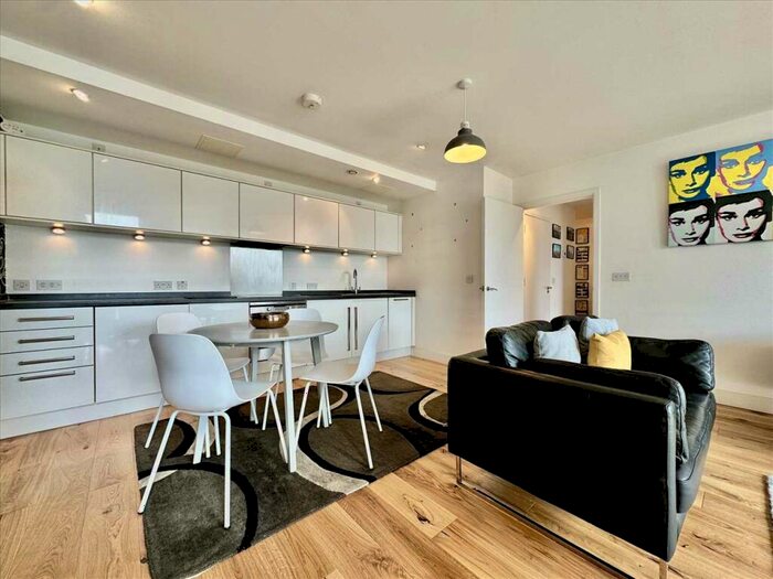 1 Bedroom Apartment To Rent In Phoenix Street, Plymouth, PL1