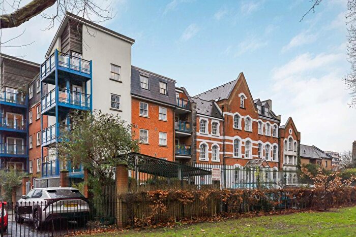 3 Bedroom Apartment For Sale In Martello Street, London, E8