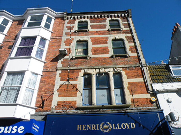 1 Bedroom Flat To Rent In Town Centre Top Floor Flat, DT4