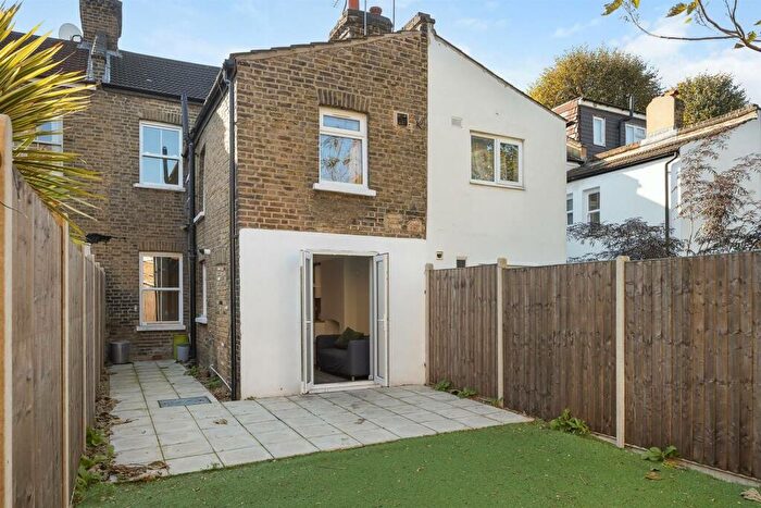 4 Bedroom Terraced House To Rent In Elcot Avenue, Peckham, SE15