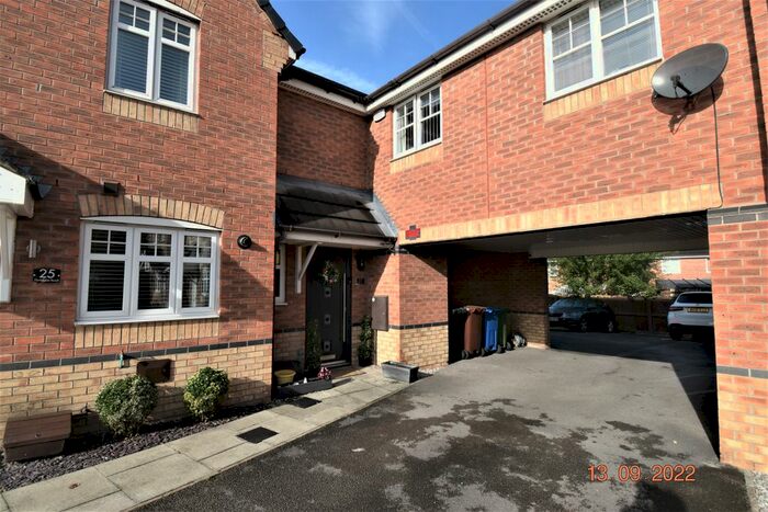 3 Bedroom Mews House To Rent In Dartington Road, Wigan, WN2
