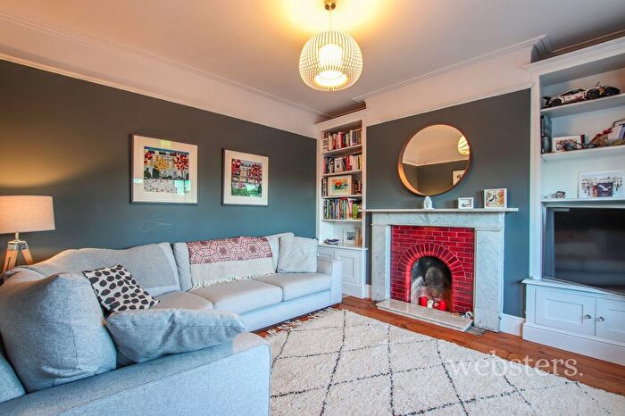 3 Bedroom Terraced House For Sale In Mill Hill Road, Norwich, NR2