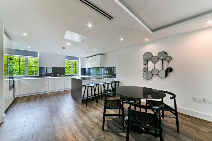 2 Bedroom Apartment To Rent In Hampstead Reach, Chandos Way, London, NW11