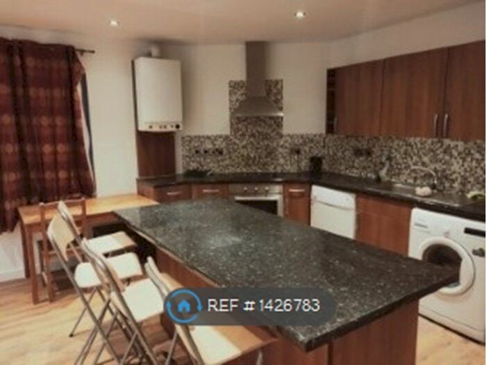 3 Bedroom End Of Terrace House To Rent In Burnham Street, Kingston Upon Thames, KT2