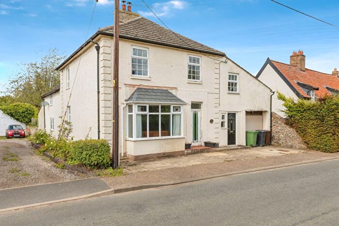 4 Bedroom Detached House For Sale In Shropham Road, Great Hockham, Thetford, IP24