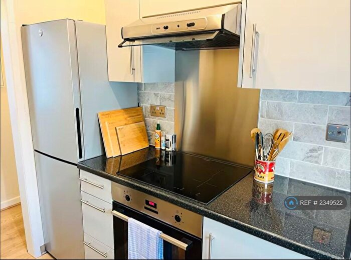 2 Bedroom Flat To Rent In Craig Court, Cardiff, CF24