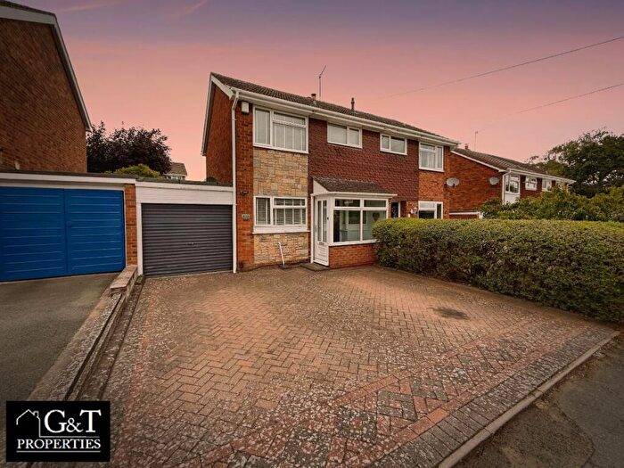 3 Bedroom Semi-Detached House For Sale In Seaton Place, Stourbridge, DY8