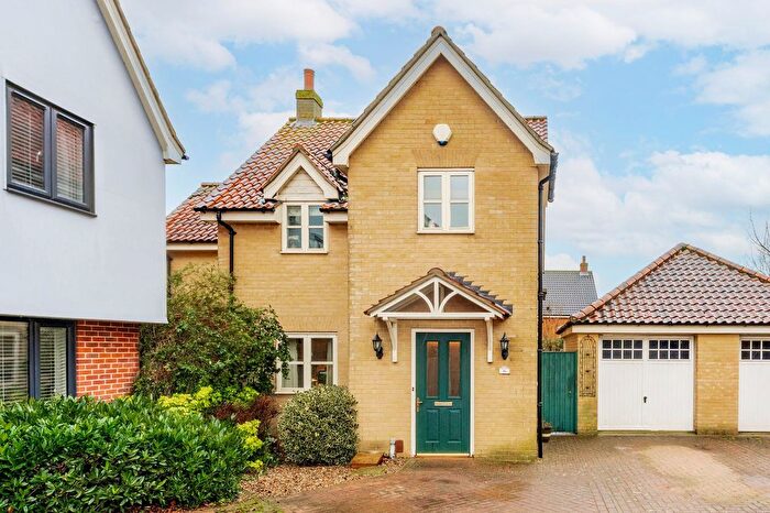 4 Bedroom Detached House For Sale In Chalmers Green, Carlton Colville, NR33