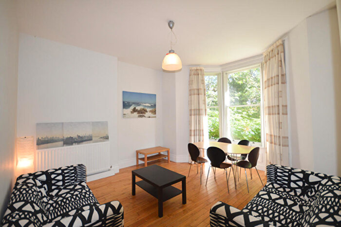 4 Bedroom Apartment To Rent In £pppw - Osborne Avenue, Jesmond, NE2