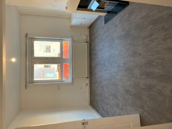 2 Bedroom Flat To Rent In Hill Street, Hamilton, ML3