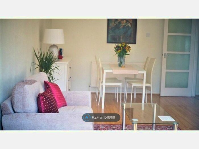 2 Bedroom Flat To Rent In Crescent Road, Kingston Upon Thames, KT2