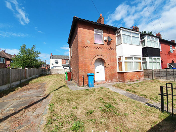 2 Bedroom Semi-Detached House To Rent In Farrant Road, Manchester, M12