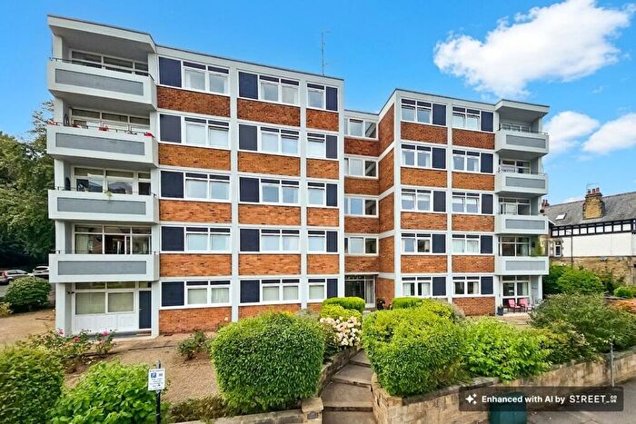 3 Bedroom Flat For Sale In Spring Grove, Harrogate, HG1