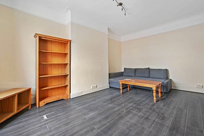 5 Bedroom Terraced House For Sale In Uxbridge Road, Shepherds Bush, London, W12
