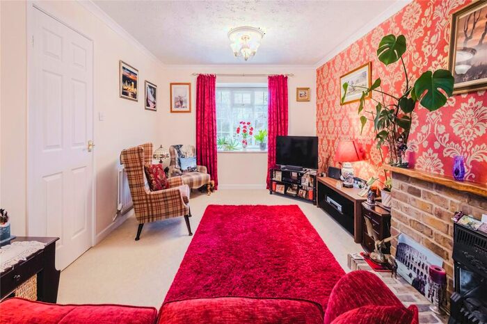 4 Bedroom Detached House For Sale In Thames Avenue, Greendown, Swindon, SN25