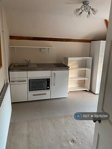 2 Bedroom End Of Terrace House To Rent In High St, Hemel Hempstead, HP1