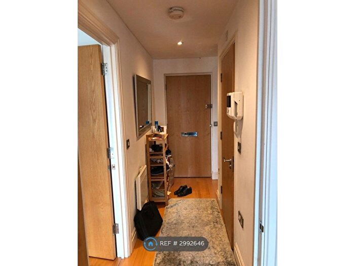 1 Bedroom Flat To Rent In St. Davids Square, London, E14