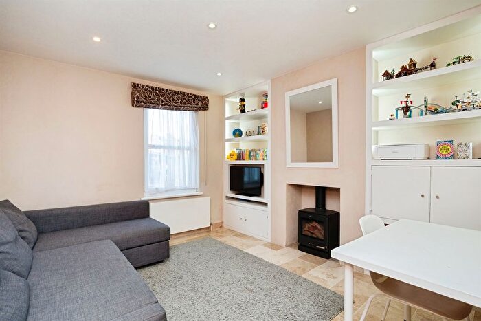2 Bedroom End Terrace House For Sale In Auckland Road, Tunbridge Wells, TN1