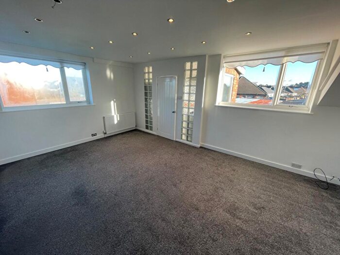 3 Bedroom Flat To Rent In Waddicar Lane, Melling, L31