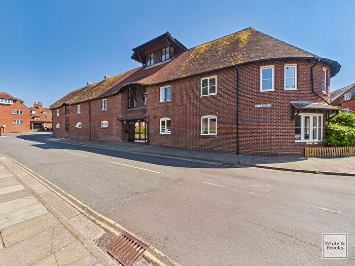 1 Bedroom Property For Sale In St. Cyriacs, Rose Court St. Cyriacs, PO19