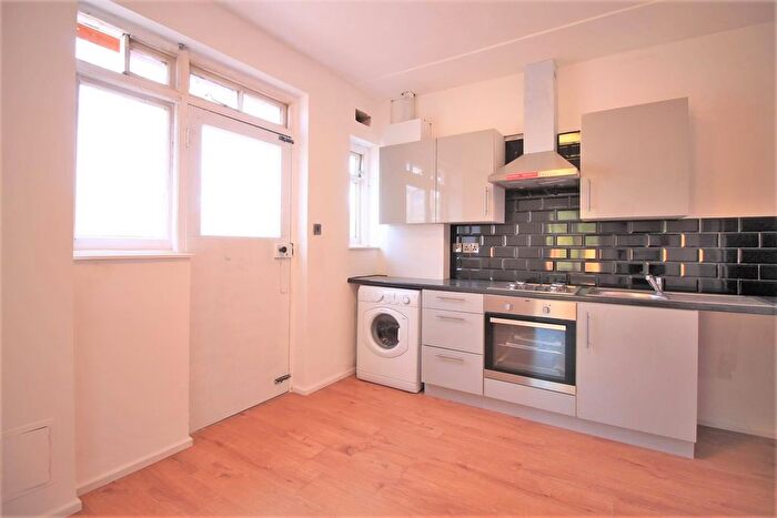 1 Bedroom Flat To Rent In Tentelow Lane, Norwood Green, UB2