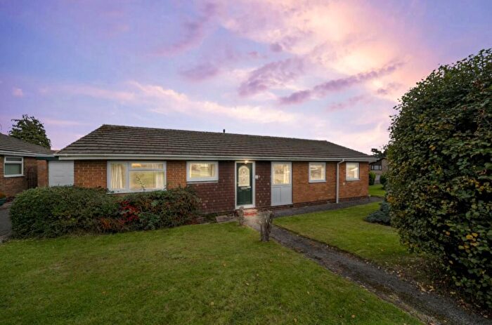 3 Bedroom Detached Bungalow For Sale In Bowden Avenue, Barlborough, Chesterfield, Derbyshire, S43