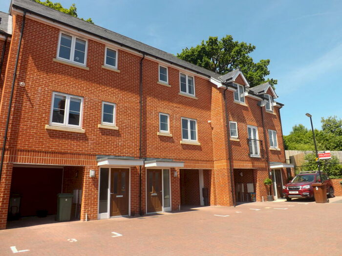 3 Bedroom House To Rent In Barrel Mews, Horndean, PO8