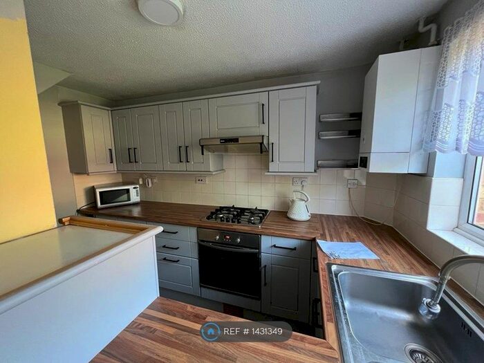 3 Bedroom Terraced House To Rent In Hayes Close, Grays, RM20