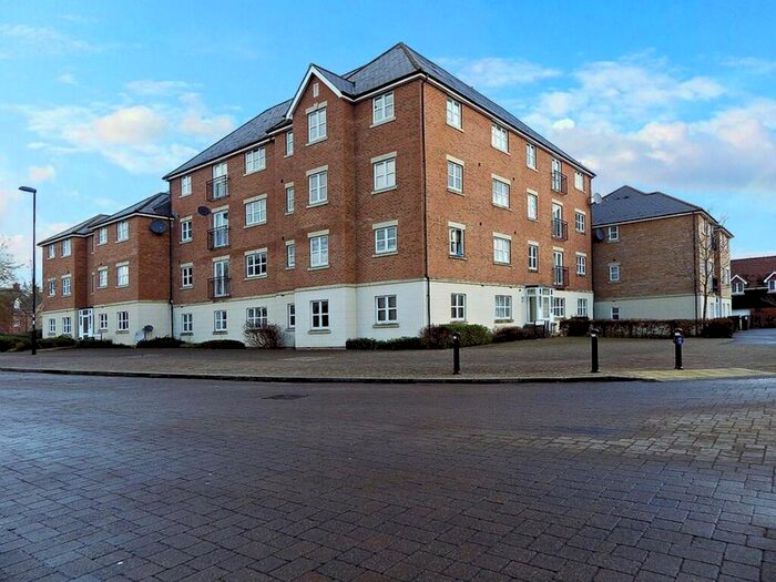 2 Bedroom Apartment To Rent In Estella Close, Swindon, Wiltshire, SN25