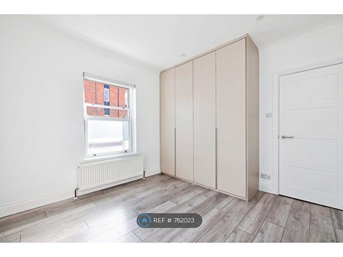 3 Bedroom Flat To Rent In Pratt Street, London, NW1