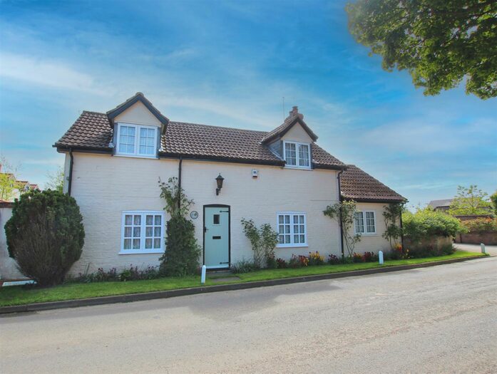 3 Bedroom Cottage For Sale In Cross Street, Great Hatfield, HU11