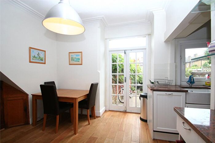 1 Bedroom Flat To Rent In Durham Road, London, SW20
