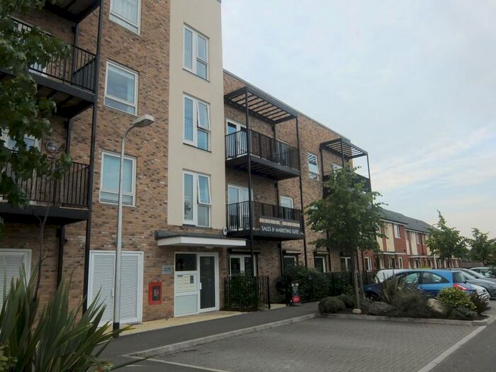 2 Bedroom Apartment To Rent In Tilehurst, Reading, RG30