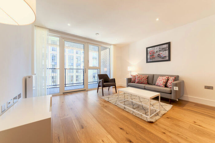 2 Bedroom Apartment To Rent In Gullivers Walk, London, SE8