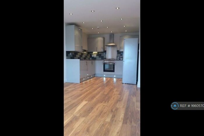 2 Bedroom Flat To Rent In Ashley House - Grosvenor Road, Bristol, BS2