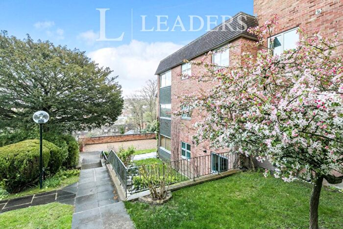 2 Bedroom Flat To Rent In West Mount, The Mount, GU2