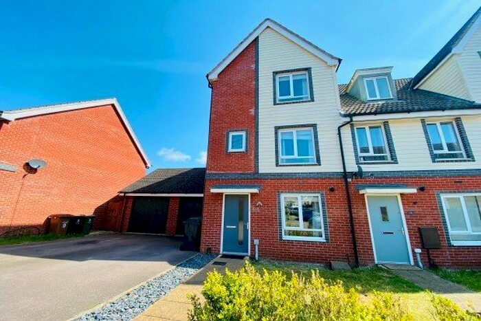 4 Bedroom Property To Rent In Waxwing Way, Norwich, NR8