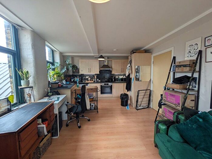 1 Bedroom Flat To Rent In Equity Chambers, Piccadilly, Bradford, West Yorkshire, BD1