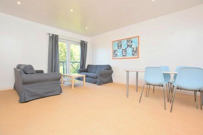 2 Bedroom Flat To Rent In Headford Grove, Sheffield, S3