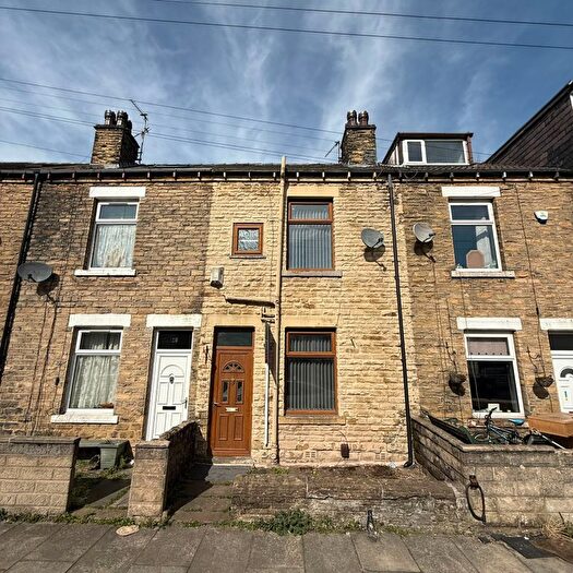 3 Bedroom Terraced House To Rent In Crawford Street, Bradford, BD4