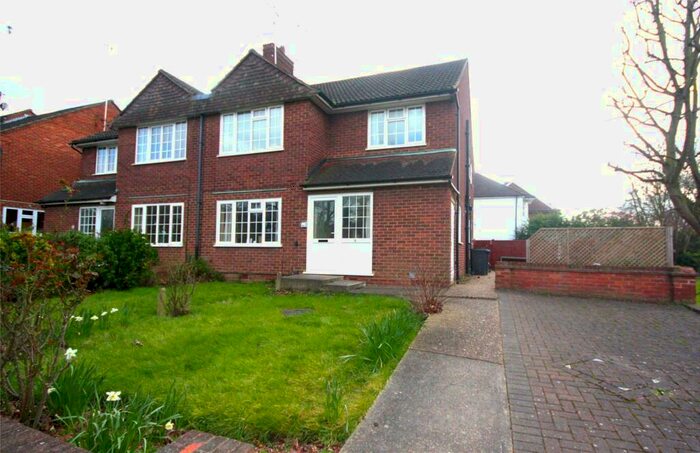 2 Bedroom Maisonette To Rent In Kelvedon Close, Kingston Upon Thames, Surrey, KT2